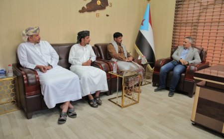 اليافعي يناقش مع قيادة اتحاد شباب الغد احتياجات تأهيل الاعلاميين في المهرة