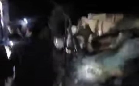 بسبب حادث مروع..3 ساعات محاولات فاشلة على اخراج الموتى من داخل سيارة في ذمار(صورة)