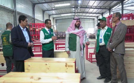 مركز الملك سلمان ومؤسسة يماني تدشنان عملية توزيع مقاعد مدرسية ومستلزمات تعليمية لست محافظات يمنية