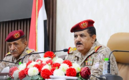 وزير الدفاع يشيد بعزيمة الخريجين من الكليات السودانية..
