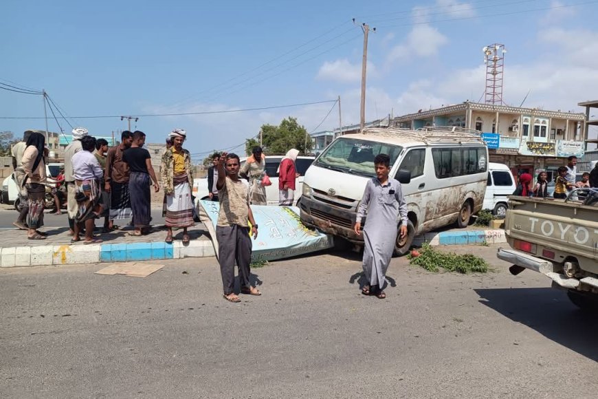 عاجل:حادث مروري في المخا (صورة)