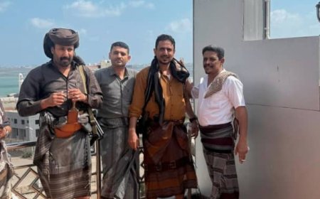 لقاء يجمع عدد من القيادات والمشائخ والشخصيات مناقشة قضايا القتل والمشاريع في يافع