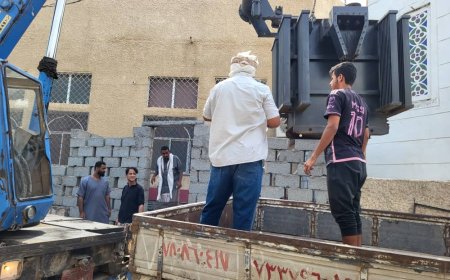 المؤسسة العامة للكهرباء بعدن تساهم في تركيب محول كهربائي بقدرة " 500 kvA " في حي الشهداء بمنطقة دارسعد الشرقية