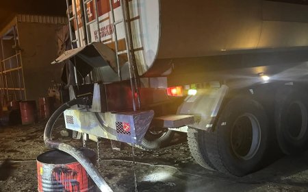 عاجل: بالتزامن مع خروج محطة الرئيس.. بدء تزويد محطة المنصورة ب 3 قاطرات ديزل سلفة من أحد التجار (صورة)