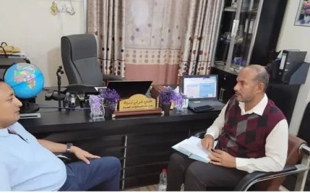 البورجي وزربة يناقشان تعزيز الإيرادات المحلية في الحديدة..