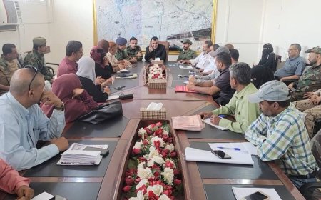 مدير عام المنصورة يؤكد أهمية التنسيق بين اللجان المجتمعية والمجلس الإنتقالي لخدمة..