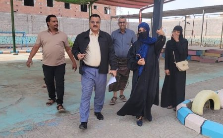 خلال زيارته لروضة الشهيد محمد عبدالله باصهيب.. مدير عام المنصورة يؤكد إهتمام السلطة المحلية برياض الأطفال..