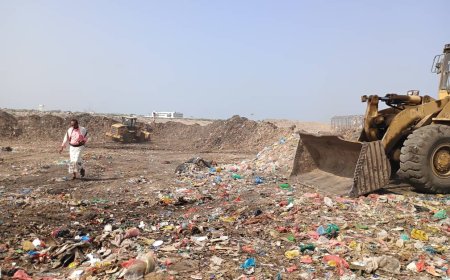 بهيدر يشيد بمؤسسة طيبة في دعم المشاريع البيئية والإصحاح البيئي في الحديدة..