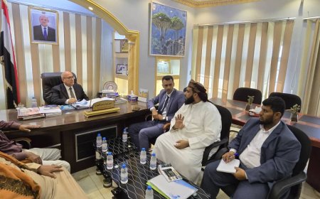 في إطار متابعة ملف إعمار المديرية..مدير عام حصوين يلتقي وزير الإدارة المحلية بالعاصمة عدن