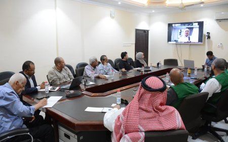 وزير المياه يعلن بدء تنفيذ المرحلة الأولى لمشروع تحلية مياه البحر في عدن