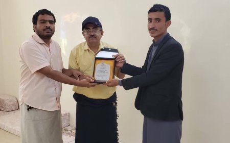 تكتل الصحفيين والاعلاميين و نشطاء المحافظات الشرقية يكرم الصحفي صالح حقروص