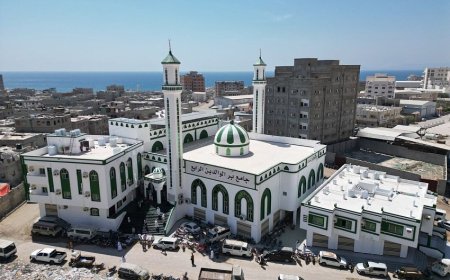 افتتاح مشروع مسجد "بر الوالدين 4" وأوقافه وتكريم 212 حافظاً وداعية في المكلا