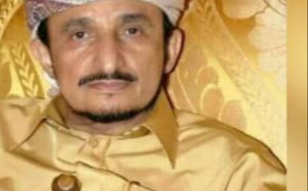 العوذلي يعزي في وفاة الشيخ عبدالله عبدالنبي العسيلي