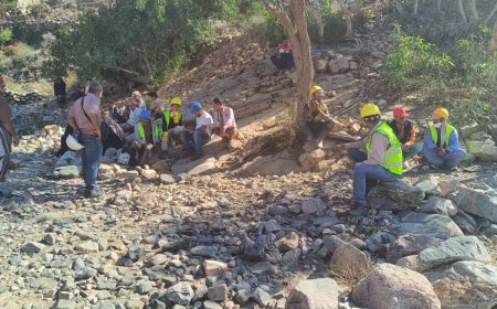 نائب مدير الاشغال العامة محافظة لحج يتفقد مصدات السيول في الدريح زريقة الشام....