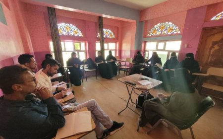 تعز.. اجتماع مبادرة "نحن صوتهم" بفريق المبادرة لمناقشة آلية سير العمل