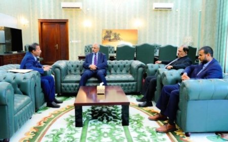 الزُبيدي يشيد بالصمود الأسطوري والبطولات اليومية التي يسطرها أبطال القوات المسلحة الجنوبية في مختلف الجبهات..