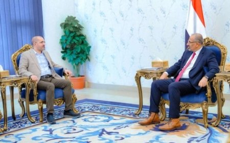 اللواء عيدروس الزُبيدي يؤكد على دعمه الكامل لإدارة مؤسسة موانئ خليج عدن...