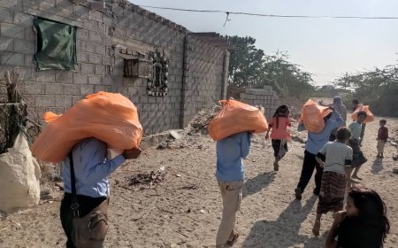 القوات المشتركة وقوات درع الوطن تواصل جهودها الخيرية خلال شهر رمضان المبارك في أبين 