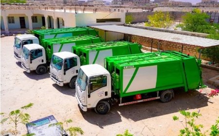 صندوق النظافة في شبوة يستلم الدفعة الثانية من المعدات المقدمة من الامارات..