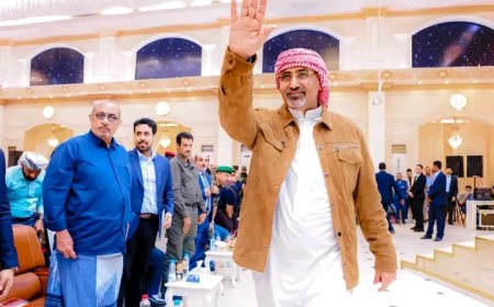 اللواء الزُبيدي يعقد اجتماعا موسعا بقيادات محلية وانتقالية وعسكرية واجتماعية في العاصمة عدن ..