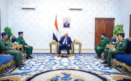 الزُبيدي يناقش مع وزارة الداخلية تداعيات قرار الولايات المتحدة بإعادة تصنيف مليشيا الحو,,ثي كمنظمة إرهابية..