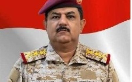 بن عزيز يؤكد على استعداد القوات المسلحة الكامل لتنفيذ أي توجيهات من القيادة السياسية والعسكرية....