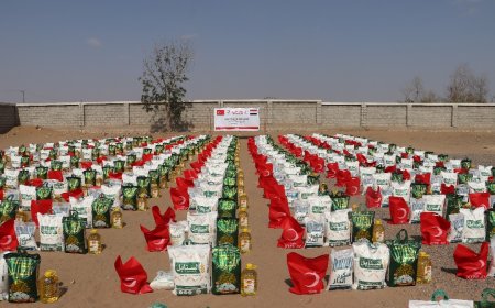 الهلال الأحمر التركي يوزع 200 سلة غذائية في لحج..