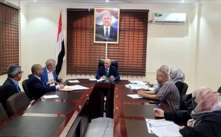 وزير المياه يبحث تعزيز الشراكة مع اليونيسيف في عدن..