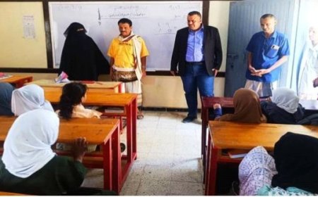 فريق تربوي وزاري يتفقد العملية التعليمية في المخا ..