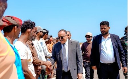 وزير النقل يفتتح مطار جزيرة عبدالكوري بأرخبيل سقطرى مثمنا دعم دولة الإمارات الشقيقة ..