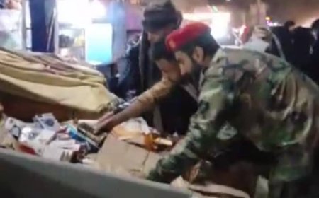 اصحاب البسطات يناشدون المحافظ الافراج عن بضائعهم ..