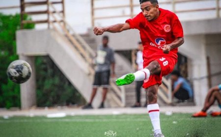 عاجل: نقل نجم منتخبنا الوطني للشباب الى المستشفى عقب تعرضه لإصابة بالغة في الركبة بمحافظة أبين 