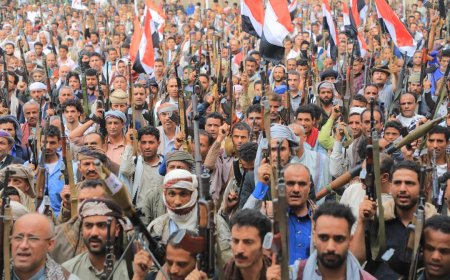 طوفان بشري هادر.. المقاومة الشعبية في أربع مديريات بتعز تعلن الجاهزية لاستكمال التحرير واستعادة الدولة..