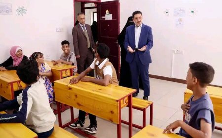 رئيس الوزراء يزور مؤسسة الحق في الحياة ويوجه بتوفير عدد من المتطلبات اللازمة لتوسيع الخدمات المقدمة لأطفال الشلل الدماغي