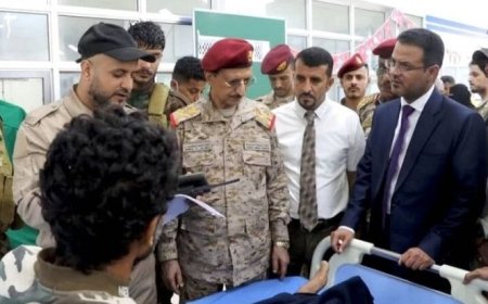 وفد رئاسي يزور جرحى ومصابي جبهات القتال في مستشفيات العاصمة  عدن....