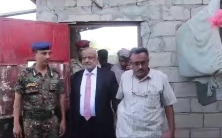 محافظ الحديدة يقوم بجولة ميدانية لتفقد الأوضاع الأمنية بمناسبة العيد..