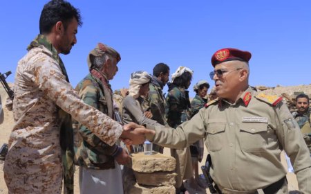 وكيل محافظة إب العميد عمر الكامل يزور جبهات القتال ويشيد بدور الأبطال..