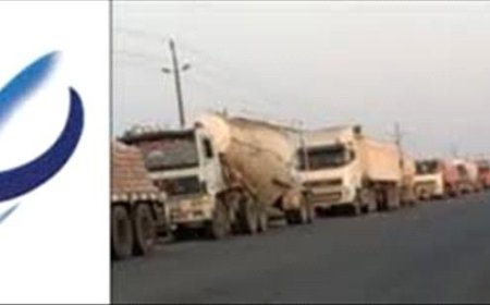 لهذا السبب..توقّف شاحنات مصنع أسمنت الوحدة في باتيس أبين