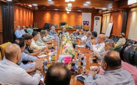 الوزير حُميد يؤكد جاهزية الموانئ المحررة لاستقبال الانشطة التجارية والملاحية...