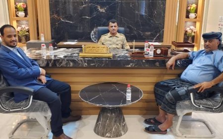 قائد لواء الشرطة العسكرية وقائد اللواء الأول مشاة يزوران مكتب وحدة حماية الأراضي 