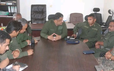 مدير شرطة محافظة الحديدة يشيد باليقظة الأمنية العالية التي أظهرتها شعبة الاستخبارات بالتنسيق الاجهزة الأمنية ..