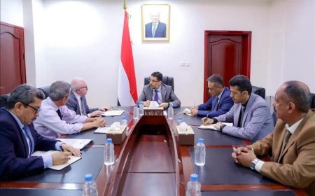 رئيس الوزراء يوجه بسرعة بدء تدشين الرحلات التجارية الى مطار المخا الدولي....