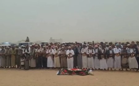 تشييع جثمان الحدث المغدور أحمد الضبياني في مأرب بعد تنفيذ حكم الإعدام بحق الجناة..