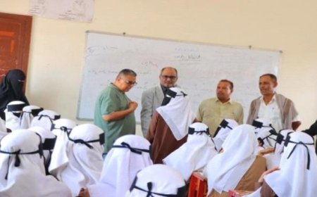 خلال زيارته التفقدية لملس يشيد بالحضور الكبير والملحوظ للطالبات وحرصهن على مواصلة التعليم..
