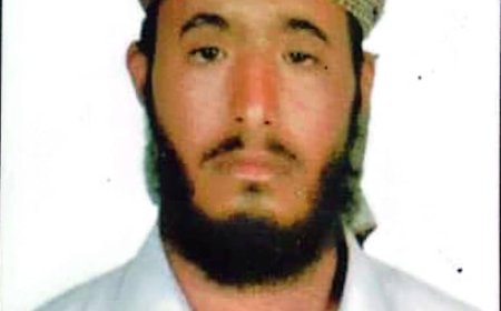 مواطن من ردفان شقيق لشهيد يعبر عن استيائه من حرمان شقيقه من الترقية إلى ملازم