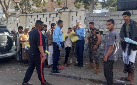جوازات عدن تستقبل المواطنين لاستخراج جوازات السفر لأداء مناسك الحج