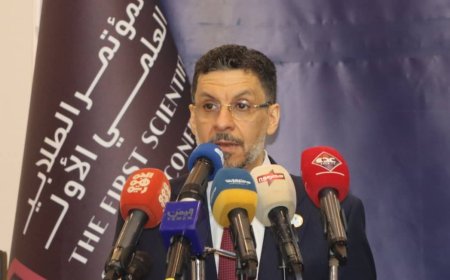 رئيس مجلس الوزراء يفتتح  المؤتمر الطلابي العلمي الأول ويؤكد على تشجيع البحث العلمي ..