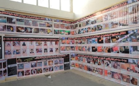 وكيل محافظة تعز يفتتح افتتاح معرض صور يوثق جرائم الحو,,ثيين في المحافظة .