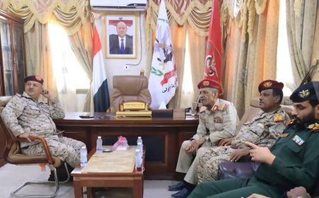 سيئون: قائد المنطقة العسكرية الثانية يزور قيادة المنطقة العسكرية الأولى..