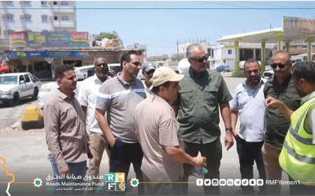 الماس وباهرمز يتفقدان سير أعمال صيانة خط المعارض من جولة الملعب ـ جولة السيلة في عدن